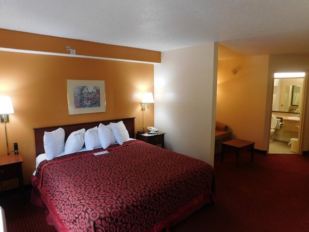 Days Inn & Suites by Wyndham Cedar Rapids